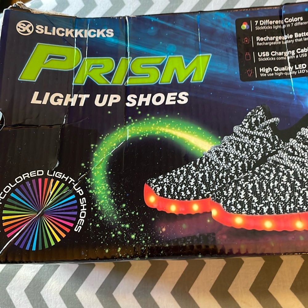NWT Prism light up shoes